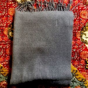 Grey wool huge Aritzia Wilfred scarf